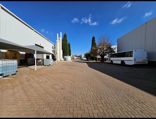 1,561M² WAREHOUSE TO LET IN RANDJESPARK